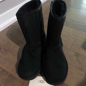 Ugg classic short boot